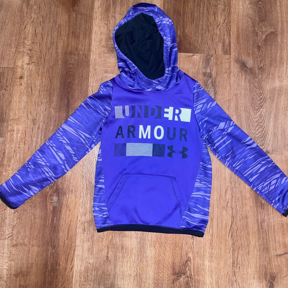 Youth girls under armour sweatshirt size small